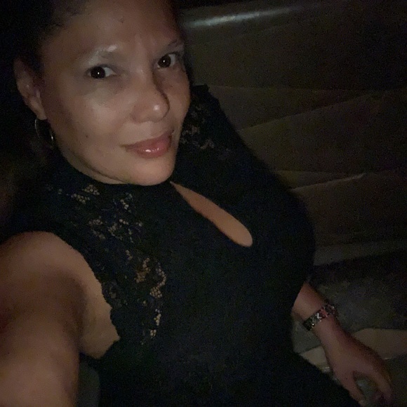 Meet your Posher, Polly - Picture 2 of 2